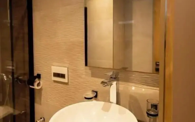 Diamond in City by wow property