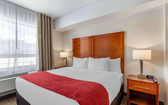 Comfort Inn & Suites