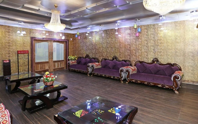 OYO 9855 Hotel Royal Suites