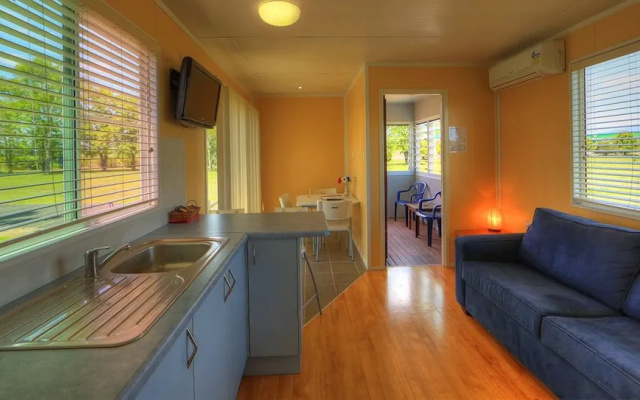 August Moon Caravan Park