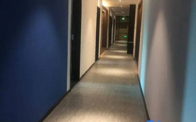 Waito Hotel (Guangzhou Kecun Metro Station Liying Plaza)