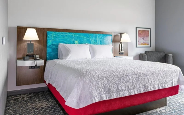 Hampton Inn & Suites Marshfield