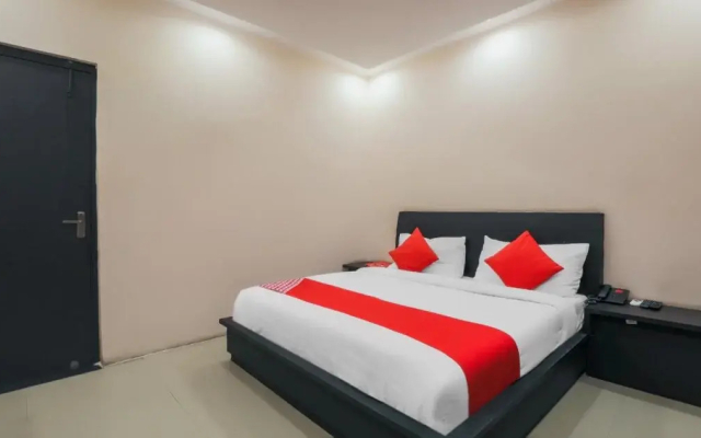 OYO 22828 Flagship Hotel Relax