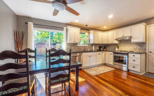 Devon Court 2 Bedroom Home by RedAwning