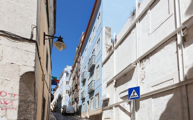 Апартаменты Hello Lisbon Rossio Teatro Nacional Apartments Лиссабон вид на фасад