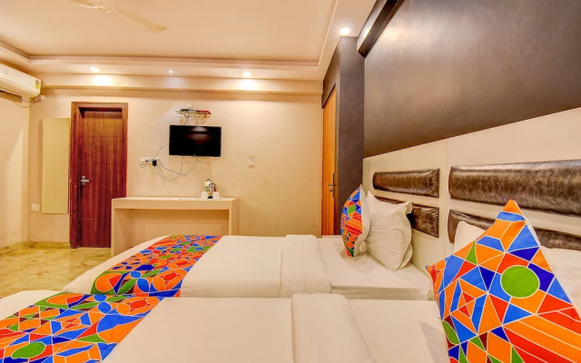 FabHotel Cozzy Inn