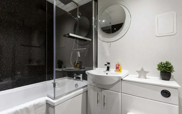Stylish 1 Bedroom Apartment-ground Floor