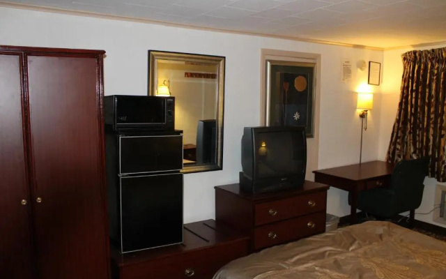 Happy Bear Motel
