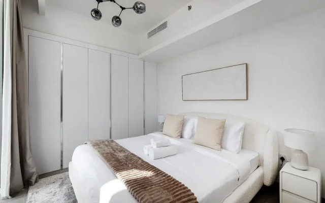 Bright 1BR with balcony in Luma 22
