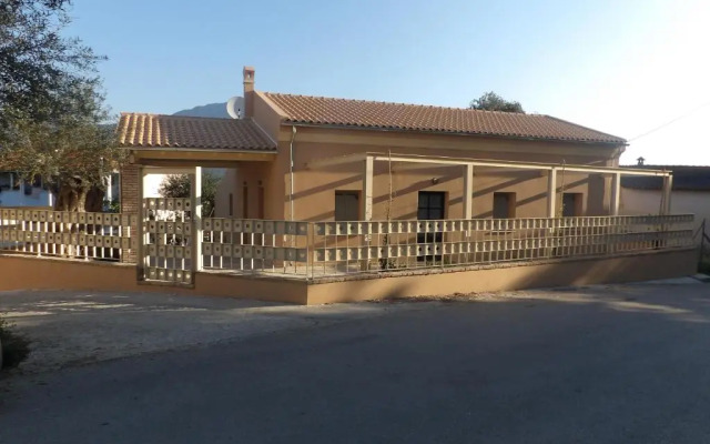 Apothiki House