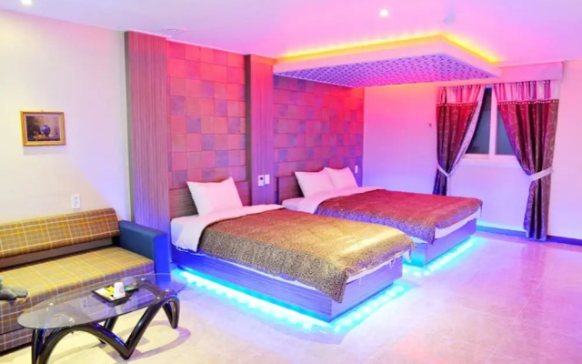 Aria Hotel