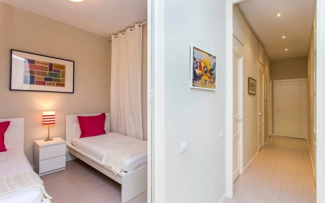 Trendy 3 Bedroom Flat in Central Area