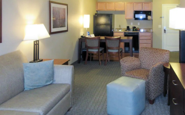 Grandstay Hotel And Suites Chisago