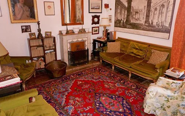 House Falcesca Buccino