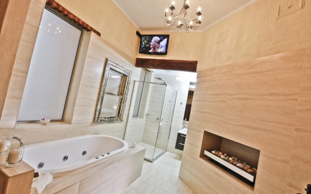 Indulge Apartments - Eighth Street
