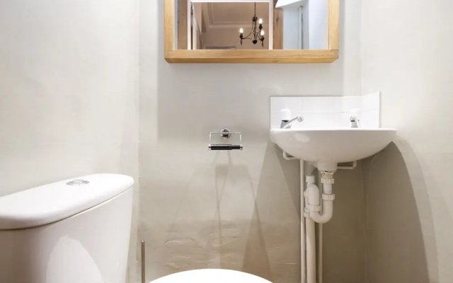 JOIVY 3 Bed Meadows Flat Near Castle & Royal Mile
