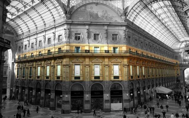 Отель Seven Stars Galleria вид на фасад