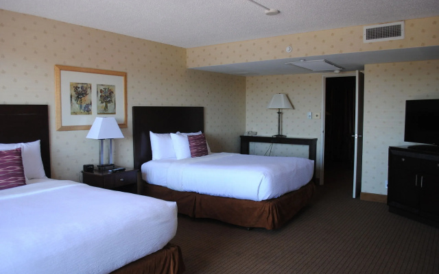 Embassy Suites Kansas City Plaza
