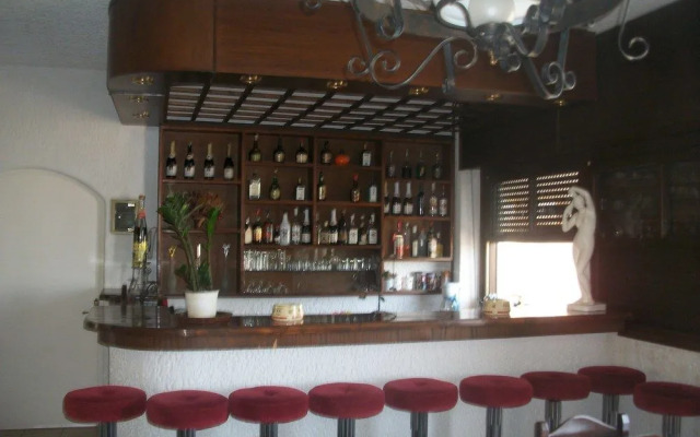 Efi Hotel