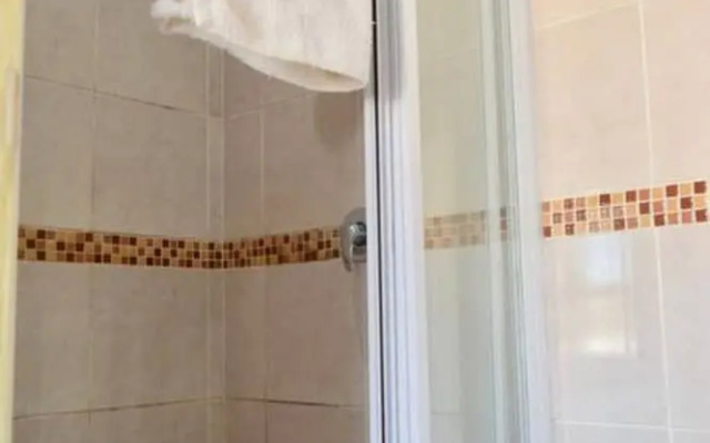 3 Bedroom House 3 Bathtoom