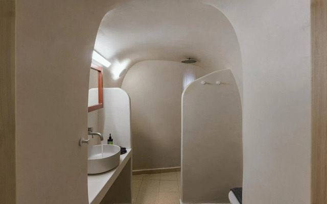 Blue Dolphins Apartments & Suites