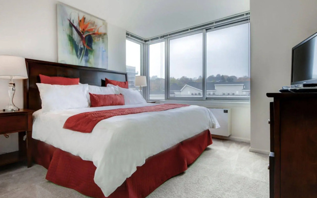 Global Luxury Suites at Mountain View