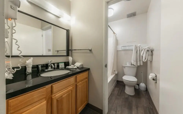 226 Bldg B 1 Bedroom Condo