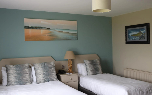 Causeway Hotel