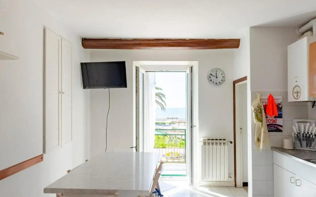 ALTIDO Great Flat with Balcony & Sea View near Beach
