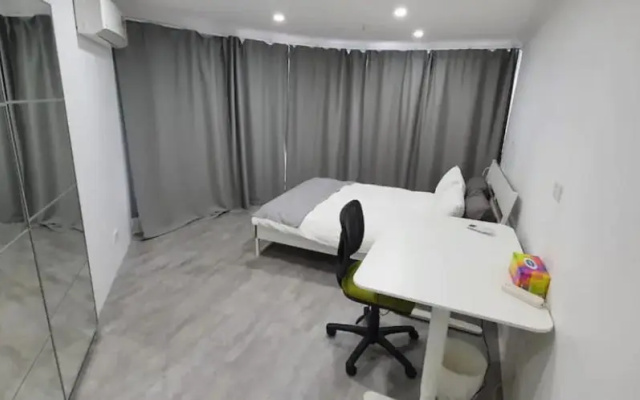 Private Modern Room in center of the city