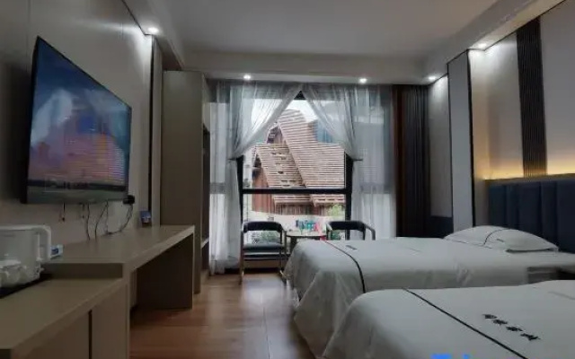 Shennongjia Tongyuan Homestay (Muyu Passenger Transport Terminal)