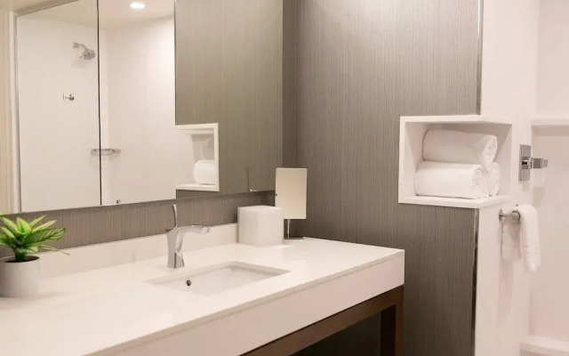 Courtyard by Marriott Elkhart
