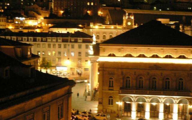 Апартаменты Traveling to Lisbon Low Cost Lisbon Rossio Apartments Лиссабон вид на фасад