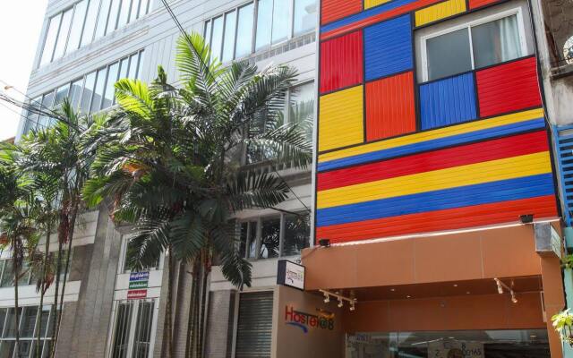 Hostel At 8 Sukhumvit Bangkok Бангкок вид на фасад