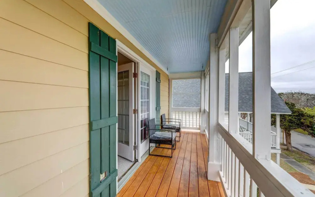Beach, Pier Access! Pet-friendly Crystal Coast Gem