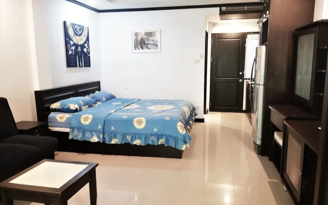 Large Studio Baan Suan Lalana