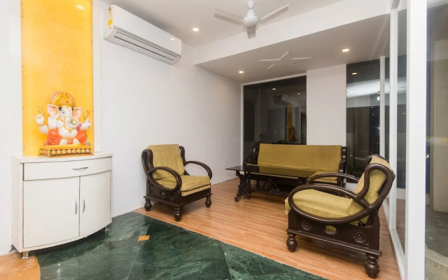 OYO 15119 Vista Service Apartment