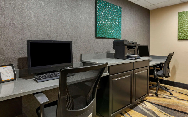 Comfort Suites Pineville - Ballantyne Area
