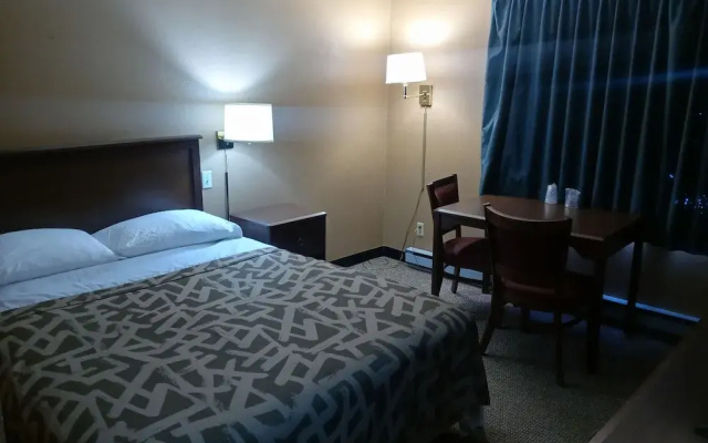 Roseau Motel
