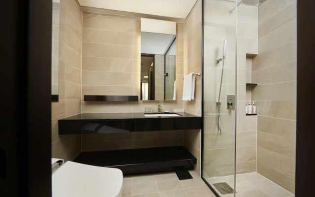Ocean L Suite (Beach View with 3 Bedrooms)