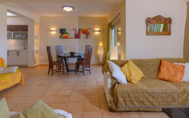 2 Bedroom Villa, Pool, Sea Views, Agios Nikolaos,