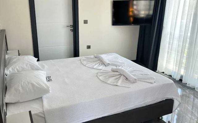 44 Hotel