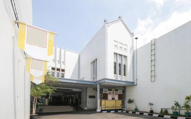 hotelImage