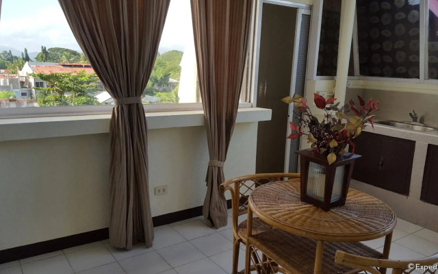 La Charica Inn & Suites