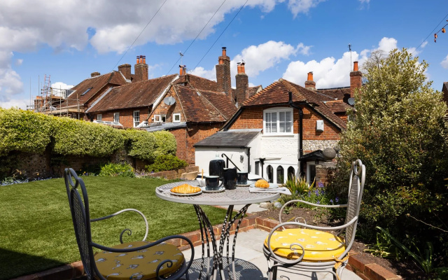 Lavender Folly - Cosy Accommodation Central Alresford