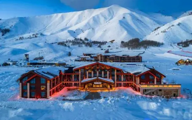 Oriental Snow Hotel
