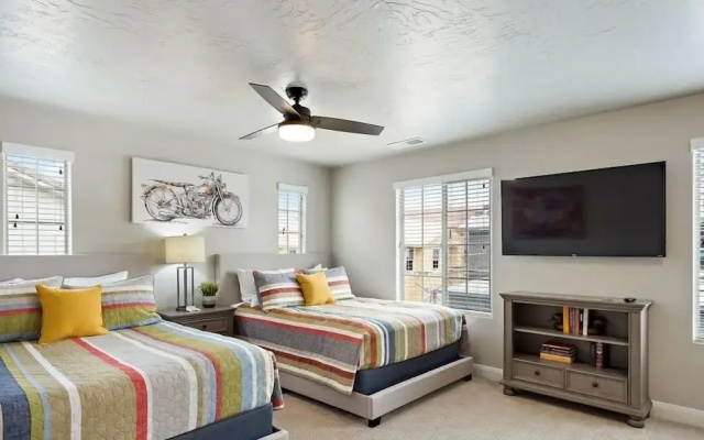 Spacious Villa Just Minutes from Downtown St. George by Redawning