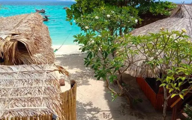 Sea To Moon Lipe