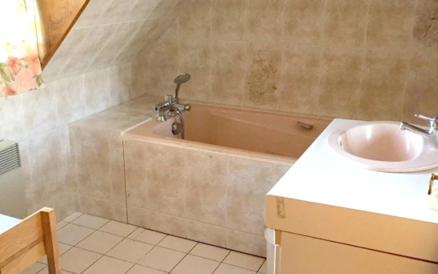 House With 2 Bedrooms in Lanobre, With Enclosed Garden