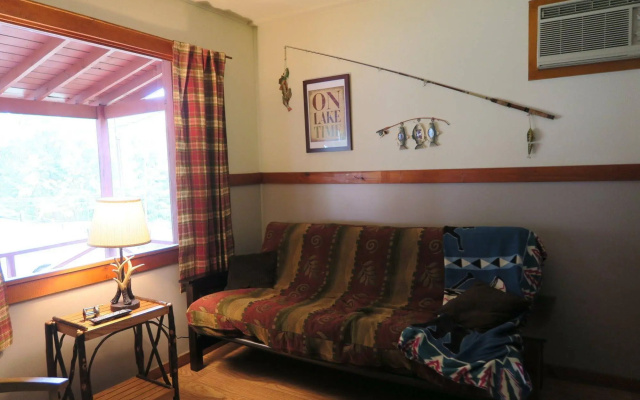 Forest Hill Lodge & Cabins